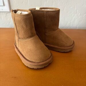 Baby Gap Toddler Cozy Sherpa Boots
